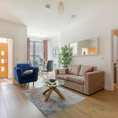 1 Bed Apartment - Redhill Central, Surrey, Gatwick #3 Kültér fotó