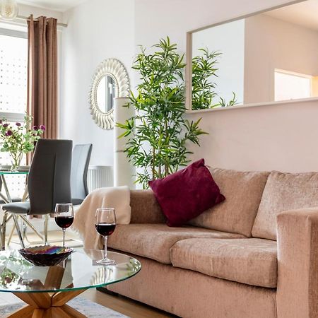 1 Bed Apartment - Redhill Central, Surrey, Gatwick #3 Kültér fotó